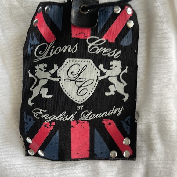 Lions Crest Mens Tee - Picture 4 of 4